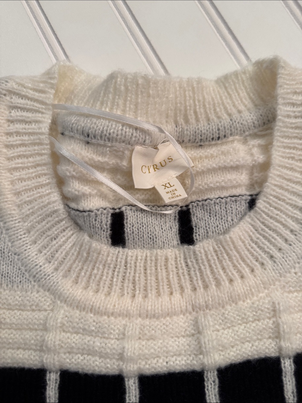 NWT Cyrus Chunky Textured Windowpane Crewneck Sweater XL Cream Black - Picture 3 of 9